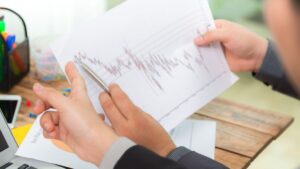 The Pros and Cons of Active vs. Passive Index Mutual Funds